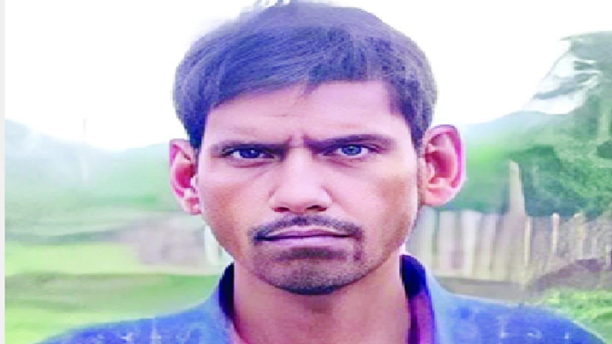 Youth killed by strangulation after beating him with sticks in a dispute over share in shop