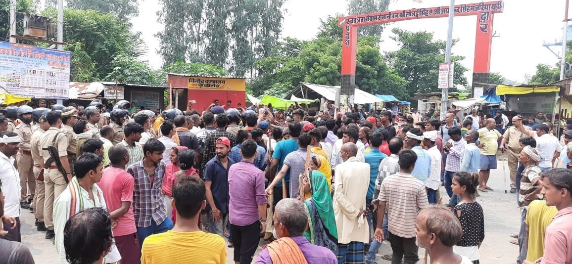 Uproar over death of teenager police lathi-charged in basti