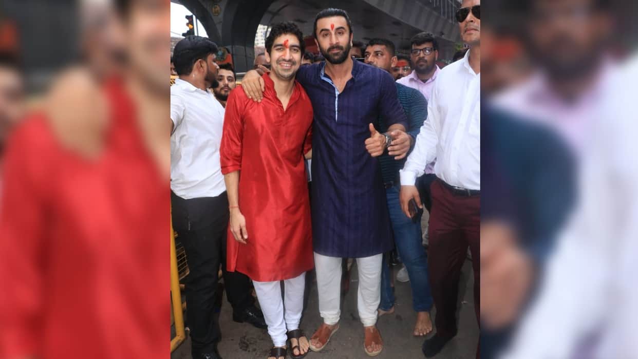 Brahmastra actor Ranbir Kapoor Director Ayan Mukerji seek blessings lalbaugcha raja before film Release