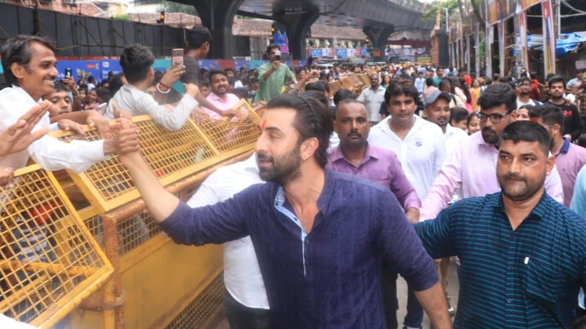 Brahmastra actor Ranbir Kapoor Director Ayan Mukerji seek blessings lalbaugcha raja before film Release