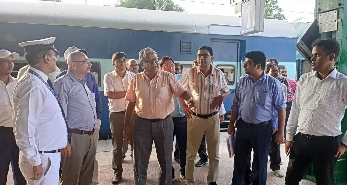Give better facilities to the passengers
