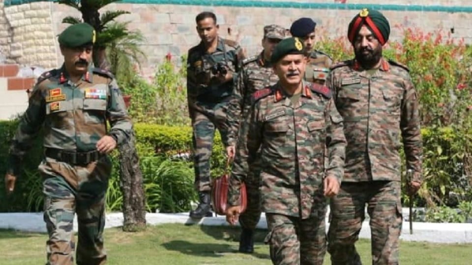 Northern Command chief reached Rajeri LoC, to know the situation of the border