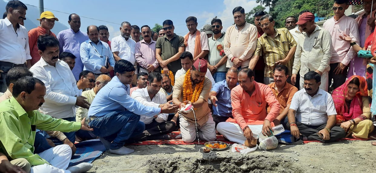 Construction of Uttarkashi bus stand started