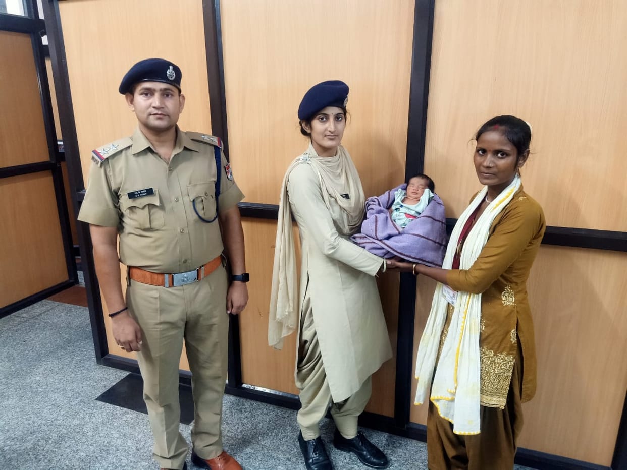 newborn baby found under seat from train at varanasi station sweeper stunned