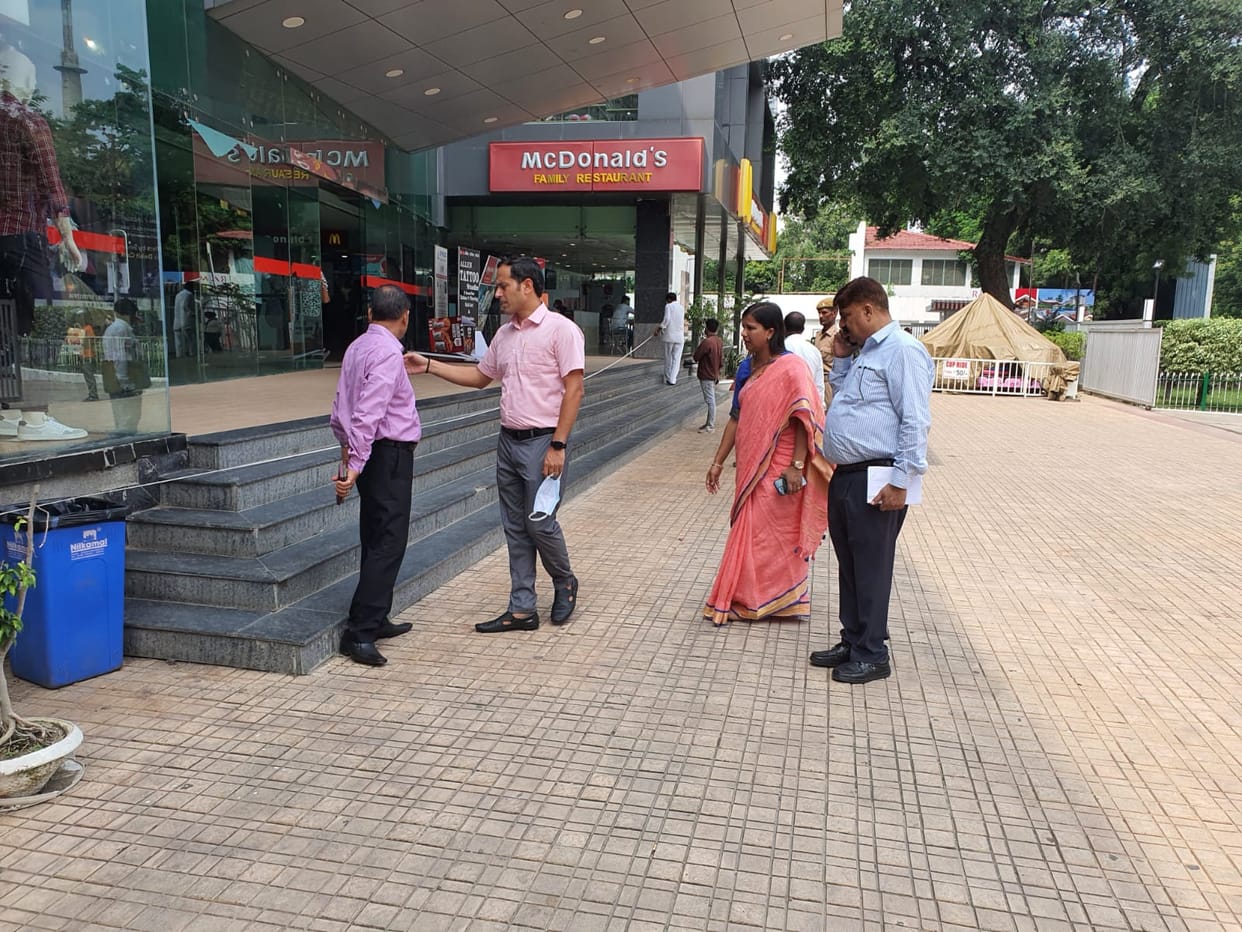 house Tax evasion in varanasi nagar nigam sent notice to ip mall jhv mall and ramada hotel
