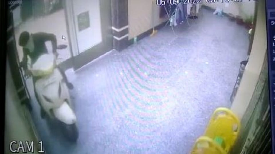 thief took the scooty from house incident caught in CCTV