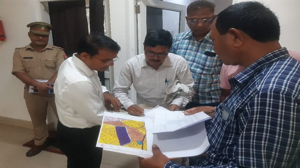 Thakur Banke Bihari Temple Corridor Avneesh Awasthi reached Vrindavan to Survey mathura