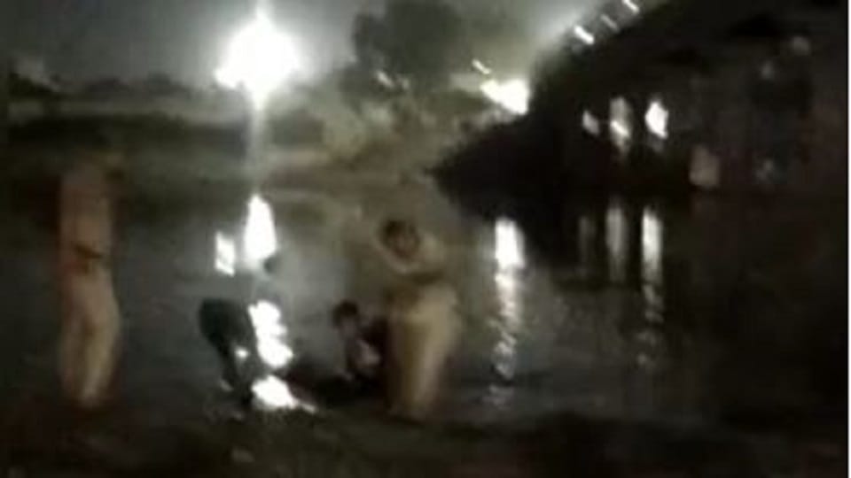 Youth jumped in Yamuna police took help of Google to save life