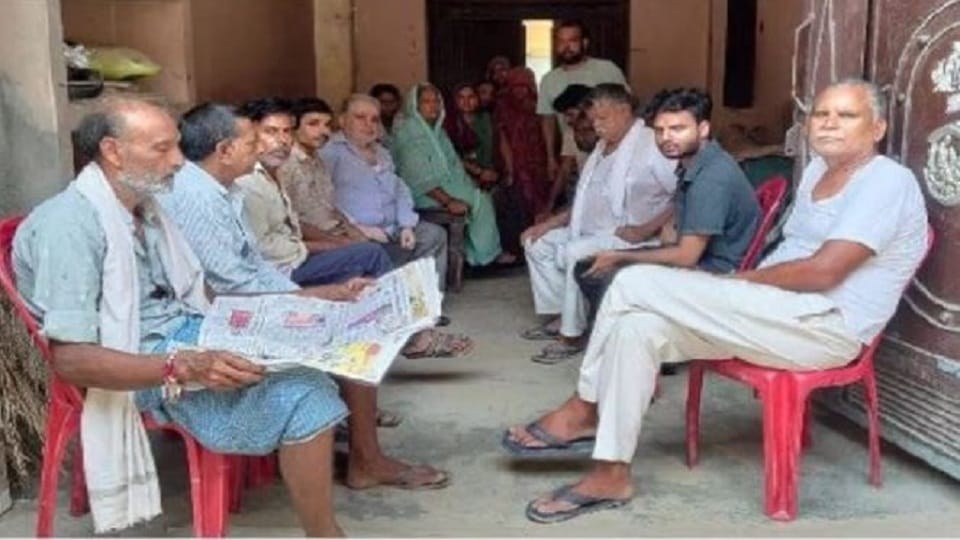 Etah family Son death in Canada now terahvi sanskar will be in ancestral village