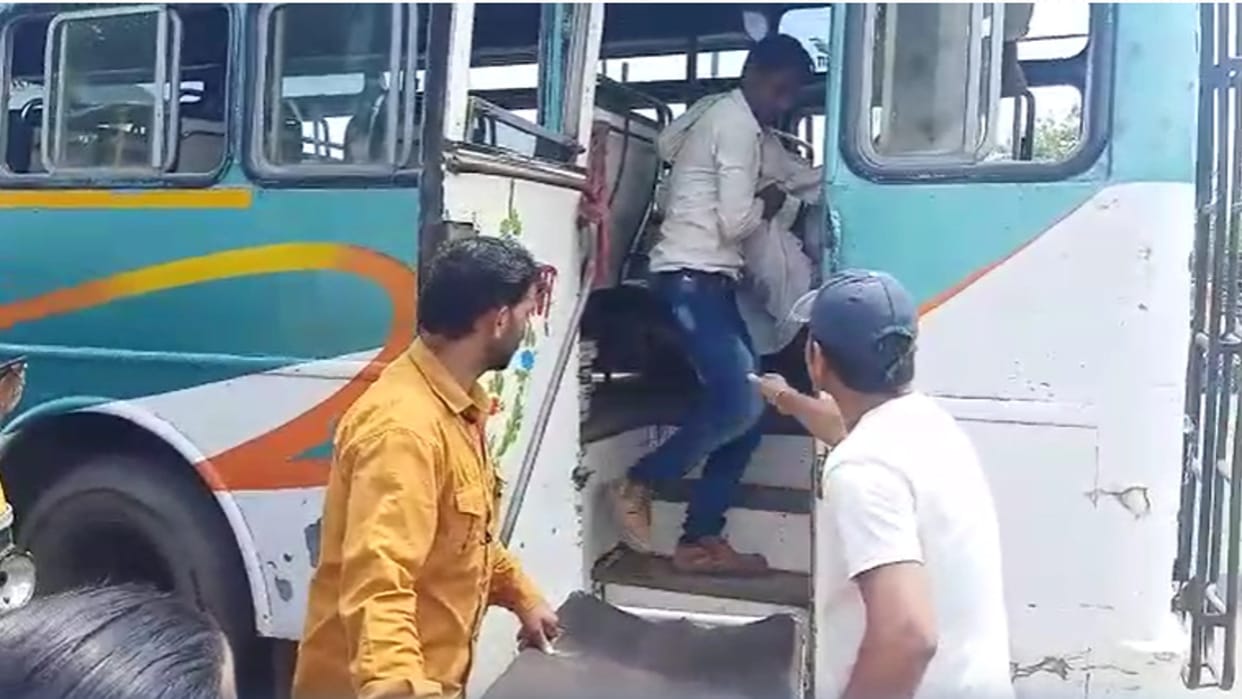 old man was coming for treatment, died on the way in damoh