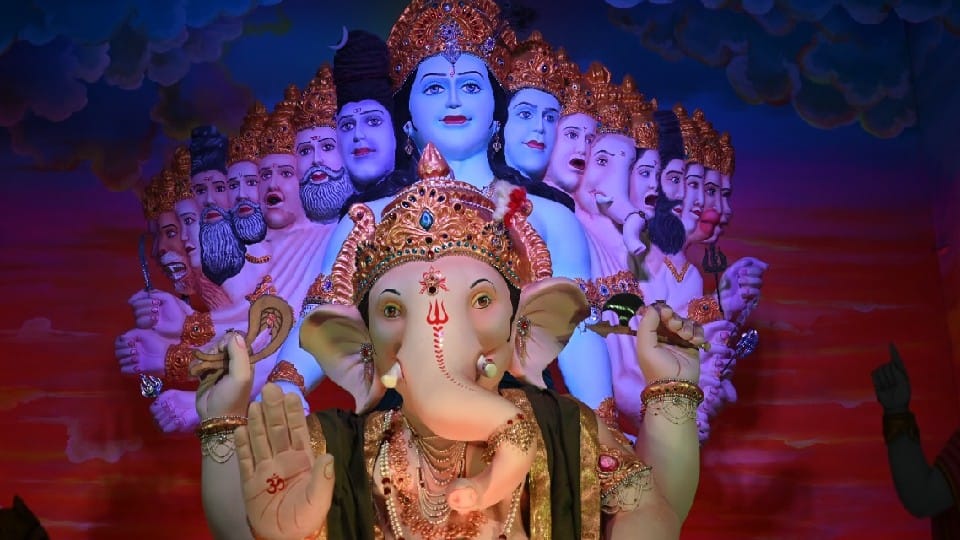 The immersion procession of the emperor of Chhindwara's Lalbagh tomorrow