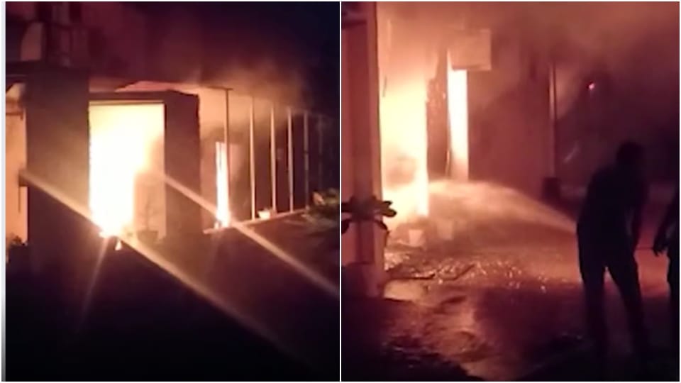 Fire Breaks Out In Hyundai Showroom 12 Luxury Cars Burned Down Jhunjhunu