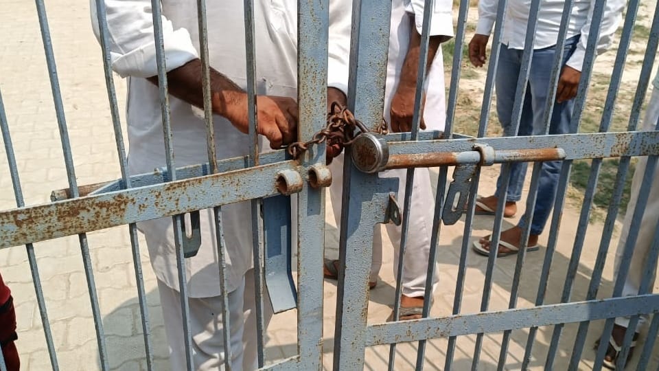 Villagers locked power house in Umra village near Hansi