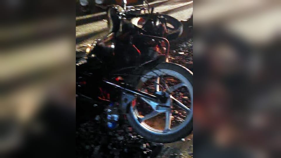 Truck hit bike near village Sharifgarh in Kurukshetra