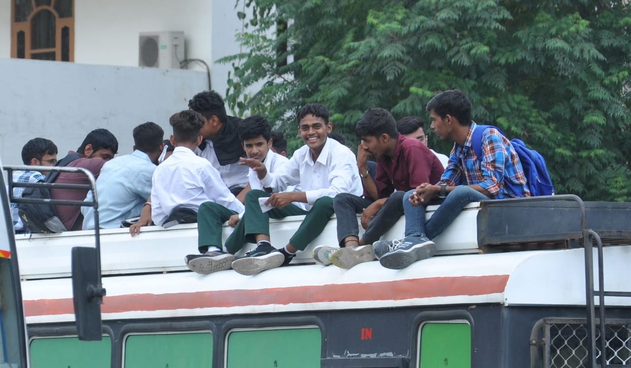 Roadways jammed, passengers helpless