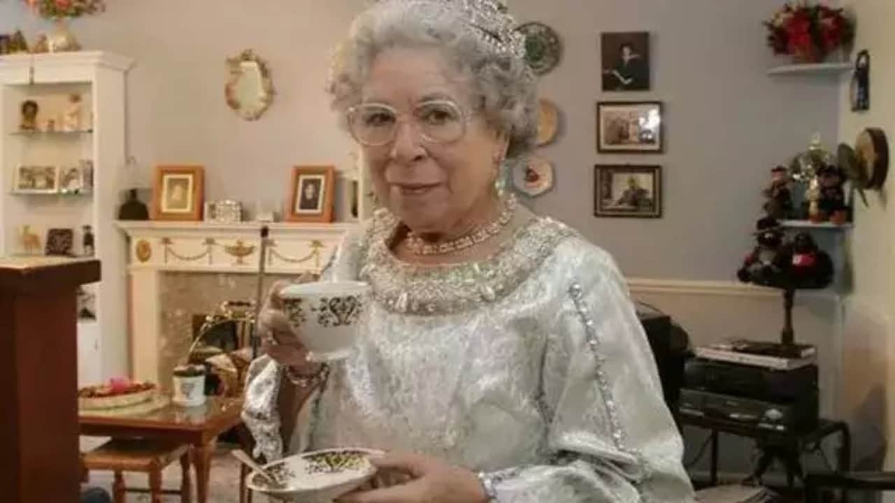 queen elizabeth ii death these five actress played character of queen elizabeth ii on screen