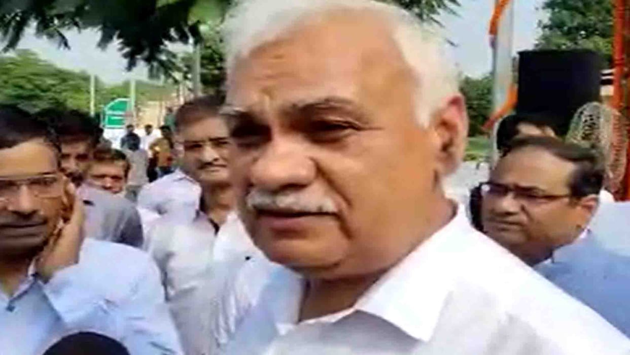 Chief Secretary Durgashankar Mishra gave instructions to take strict action against land mafia