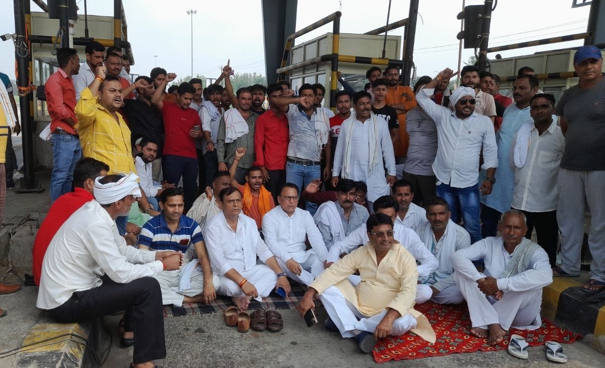 Rohana Kalan made free by Tyagi society, tolls of Chhapar
