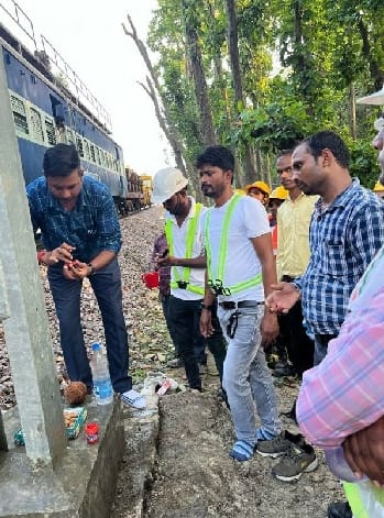 Rail electrification work started between Mailani-Shahgarh