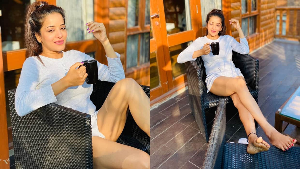 Bhojpuri: Actress Monalisa new hot and Sizzling photos in shorts tshirt gets viral