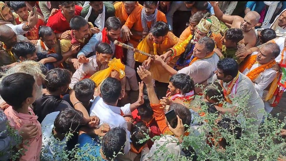 Matki burst donation Leela was traditionally completed In the village Chiksoli
