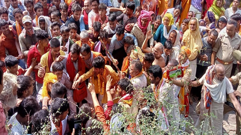 Matki burst donation Leela was traditionally completed In the village Chiksoli