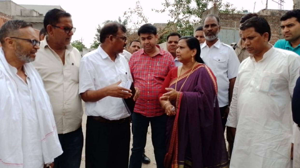 Mayor Sunita Verma said to register an FIR against the accused officers in case of corruption in Meerut