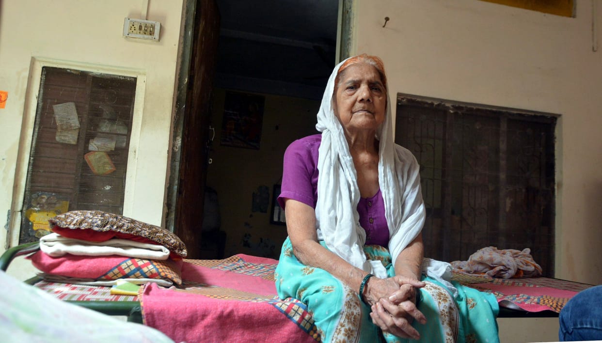 When the son and daughter-in-law got fed up in the house, the mother reached the old age home