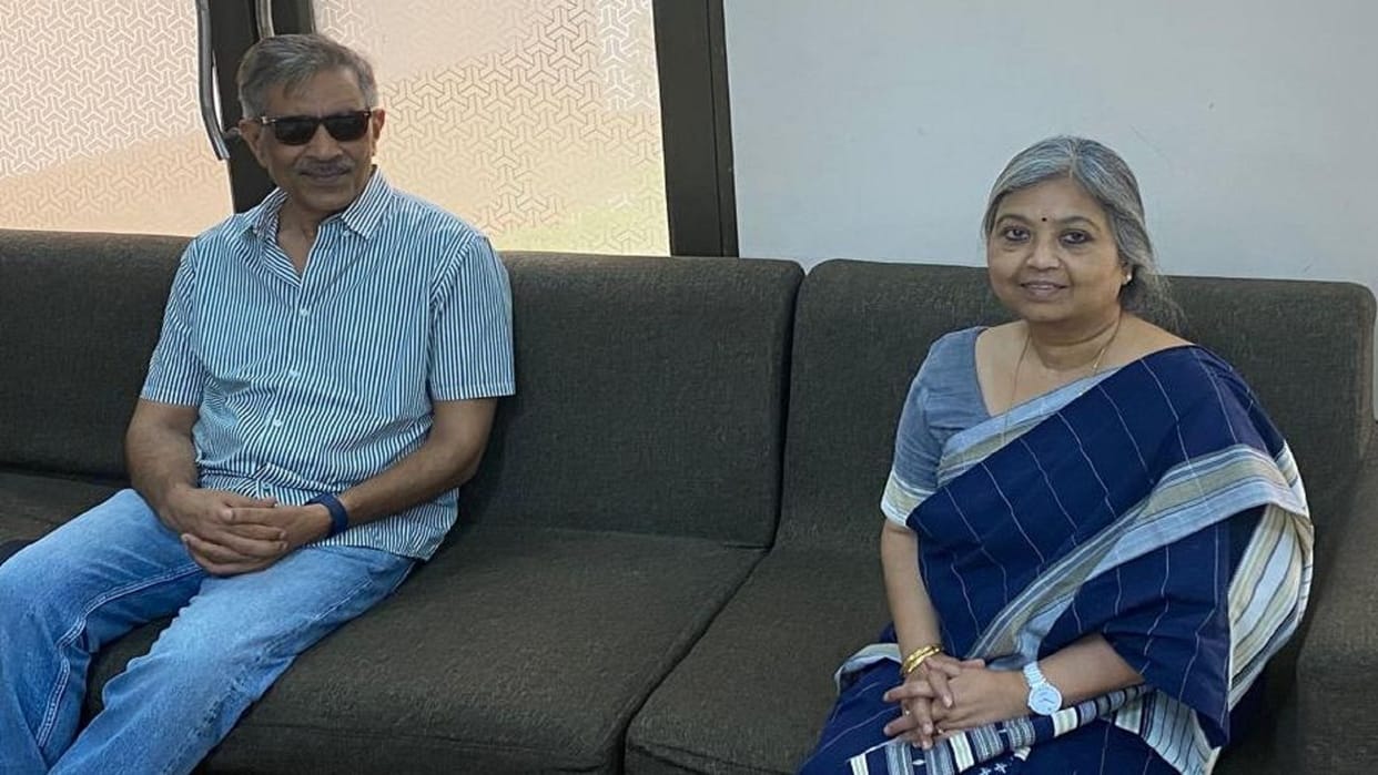 Film director Prakash Jha met the Vice Chancellor sought permission for shooting of web series in the campus