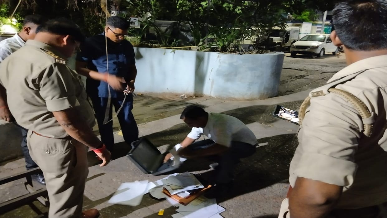 Unclaimed briefcase found in Indira Bhawan complex stirred up, Bus Disposal Squad on the spot