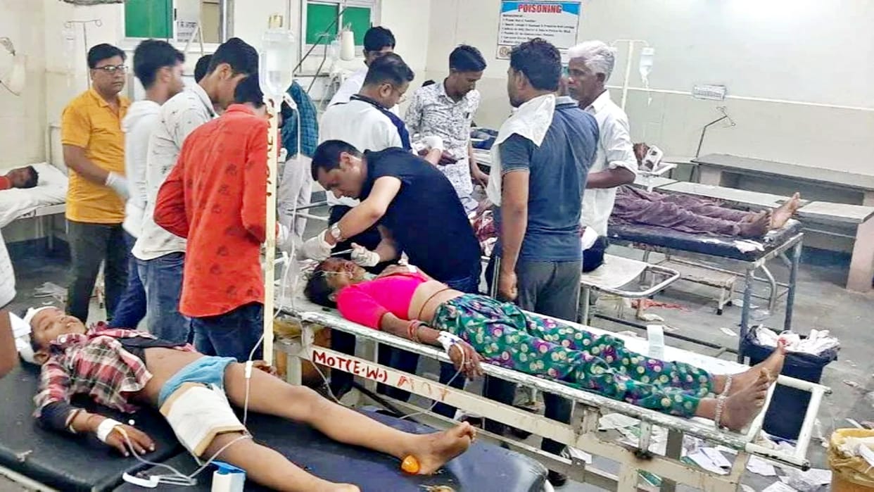 road accident in nagaur five dead in truck and cruiser collision 12 injured