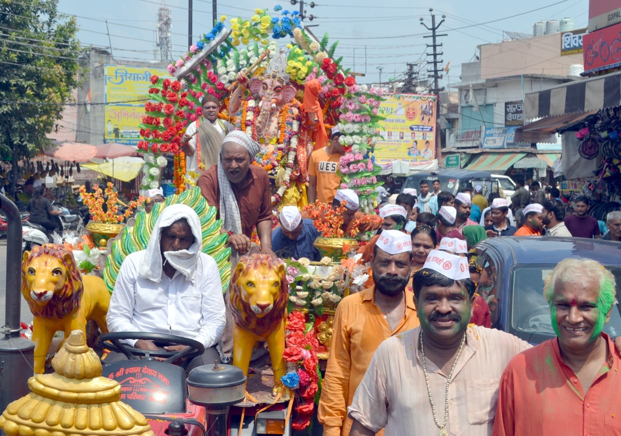 Ganesh idol immersion procession taken out with pomp across the district