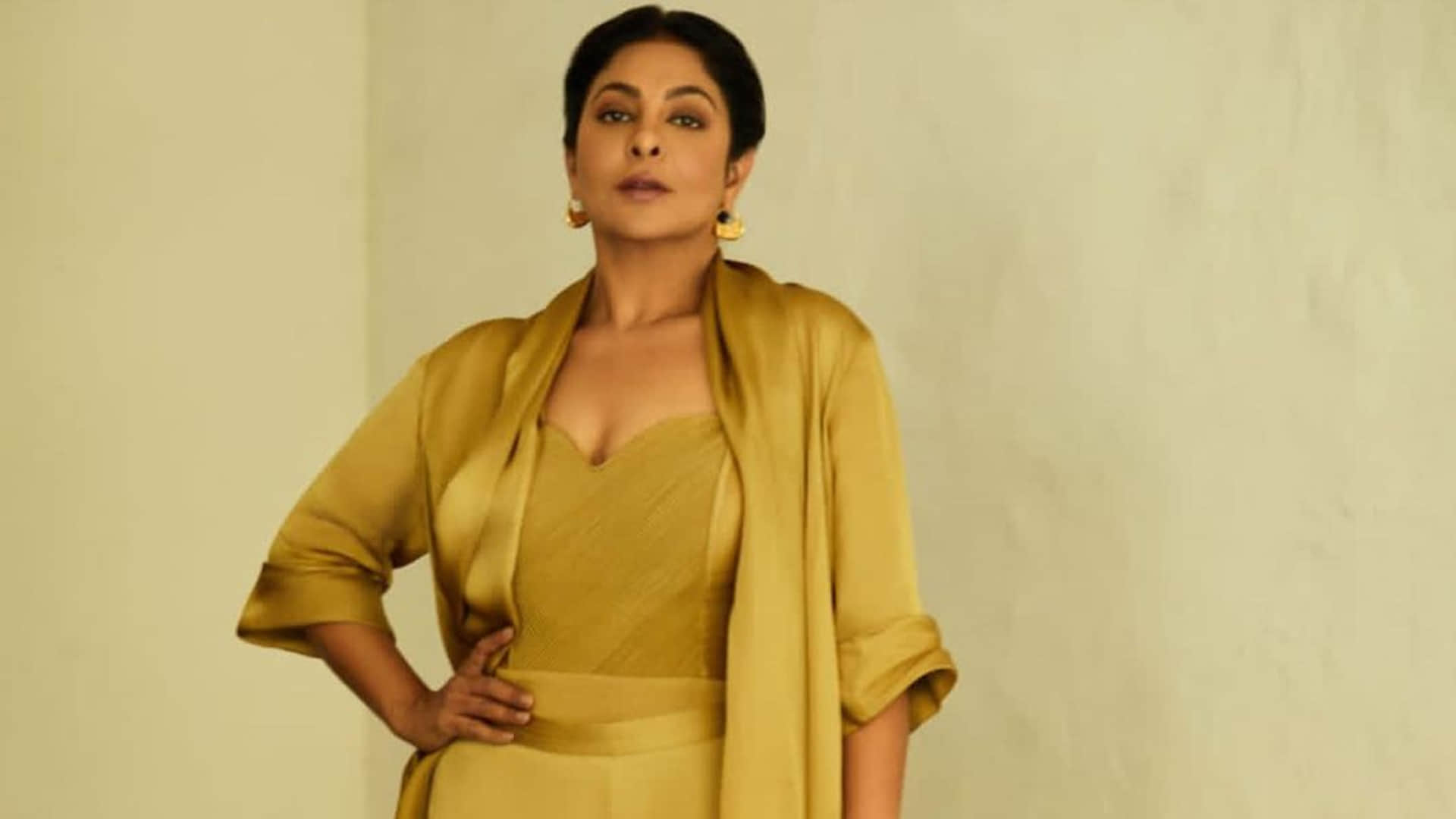 delhi crime actress shefali shah look simply gorgeous at 50 take inspiration