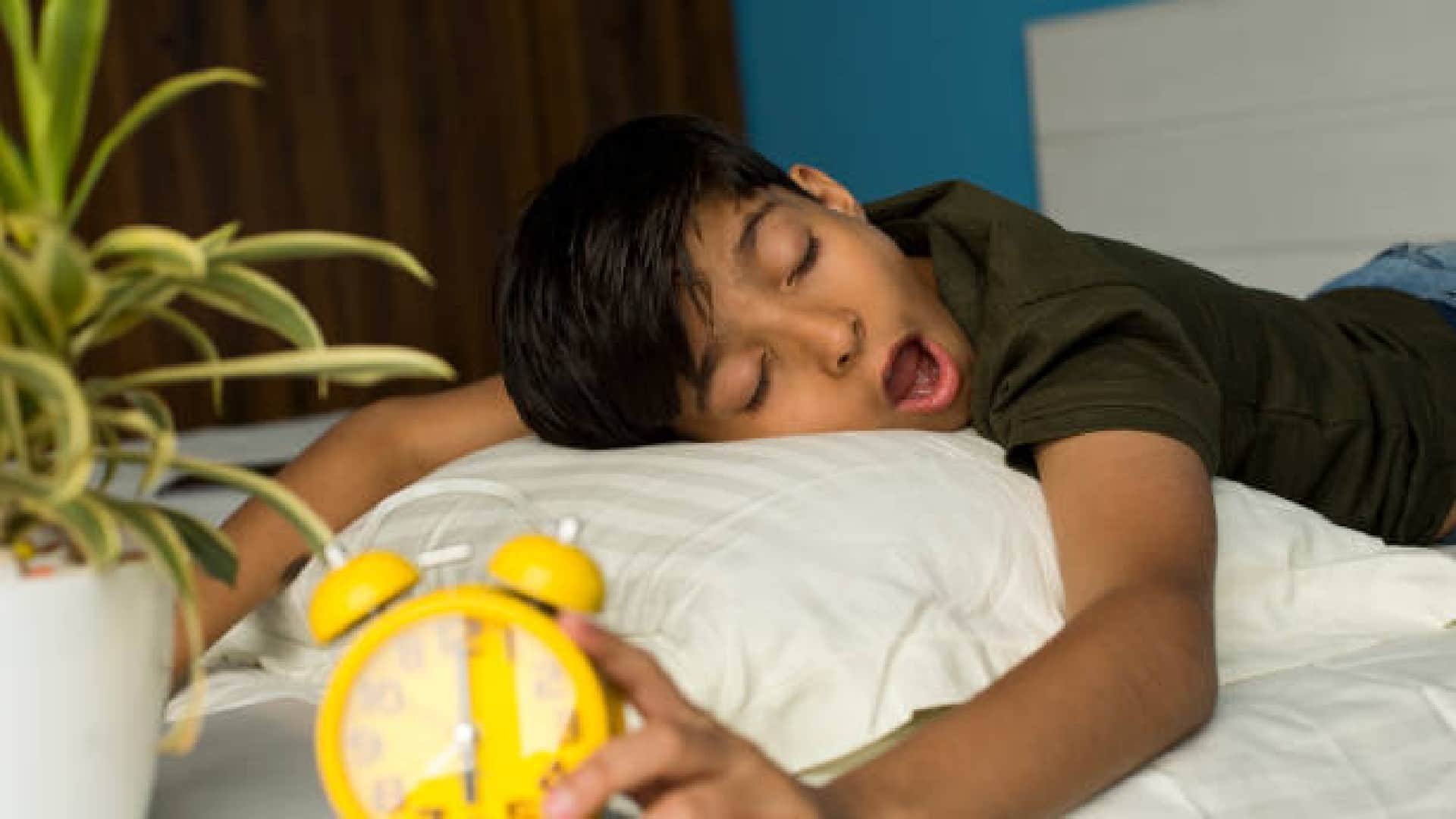 Why We Feel Sleepy After Eating Lunch Or Meal Know Interesting Facts Behind It In Hindi