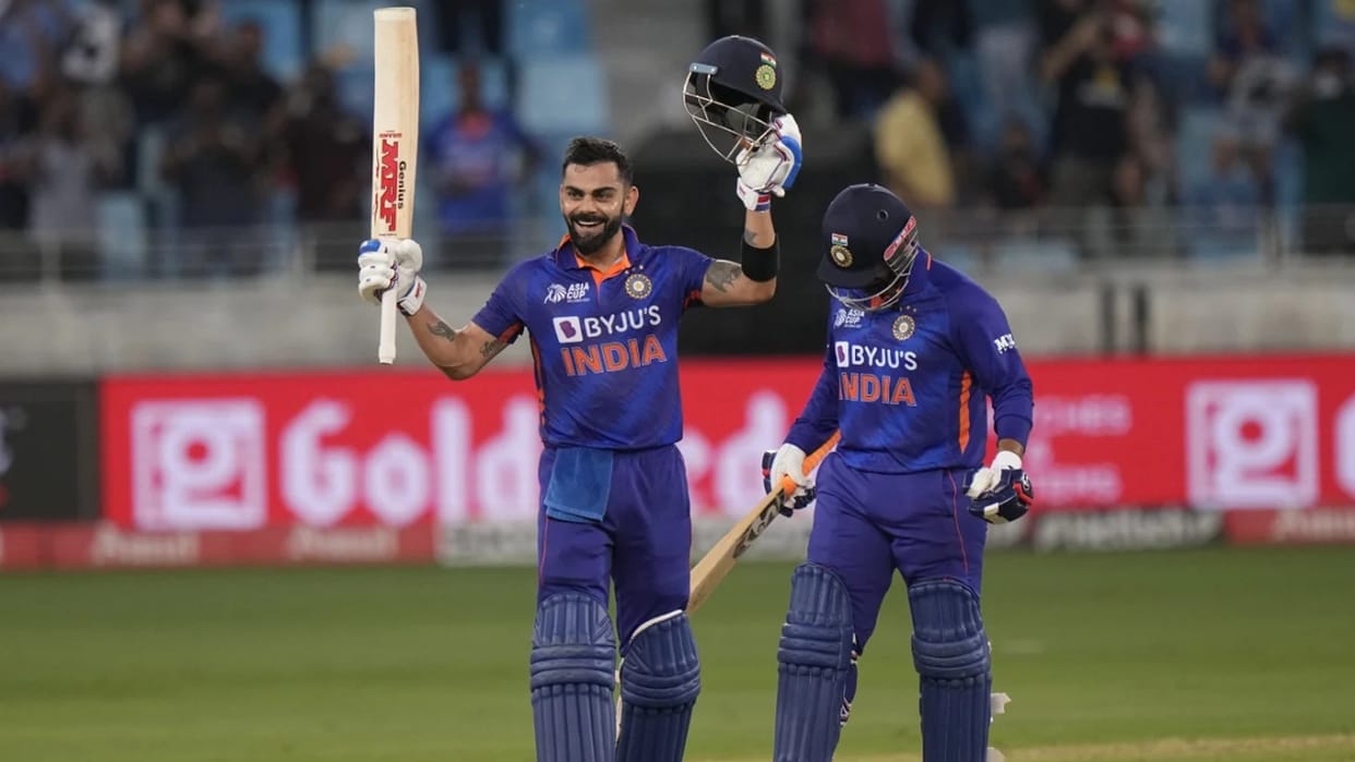 cricketers reaction on virat Kohli Century after 1020 days yusuf pathan and mohammad Amir gave congratulation