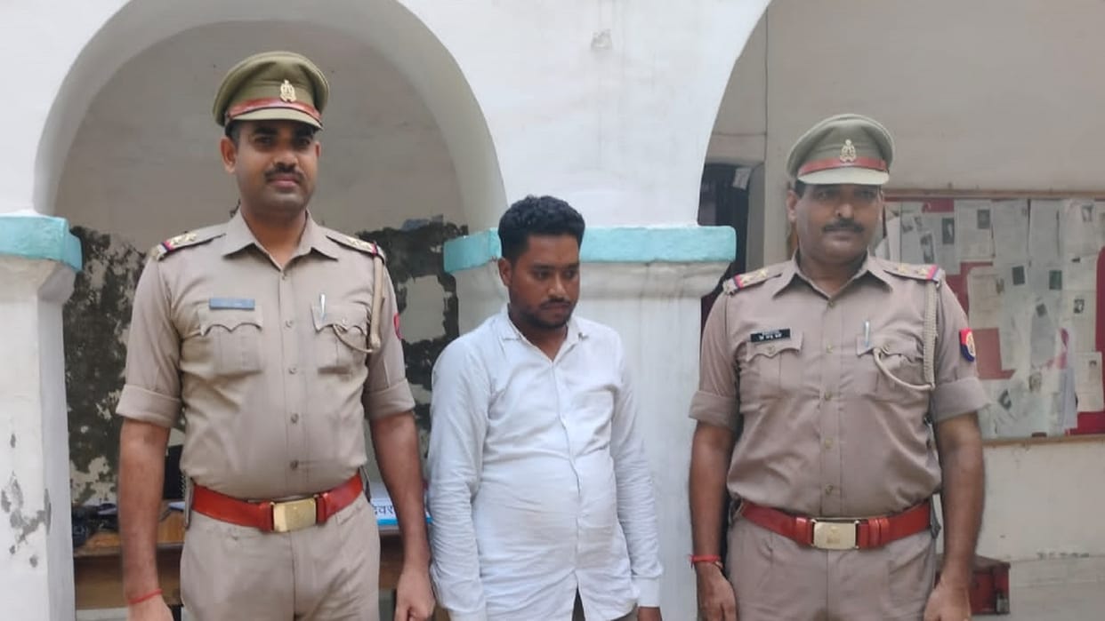 teacher arrested for molesting girl students in Thakurdwara of Moradabad