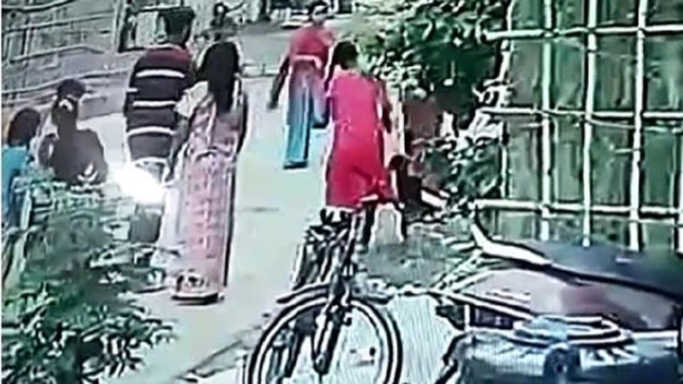 Case filed against woman who misbehaved with dog agra crime news