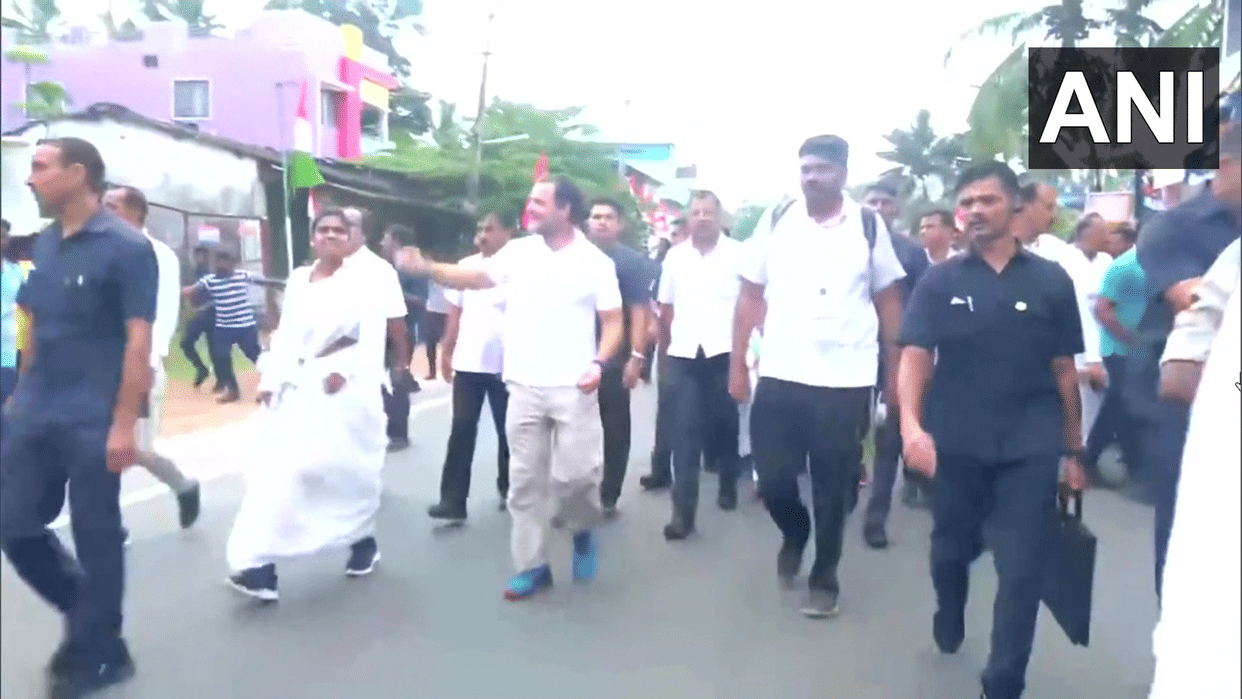 Bharat Jodo Yatra: Congress MP Rahul Gandhi begins  from Mulagumoodu in Kanyakumari
