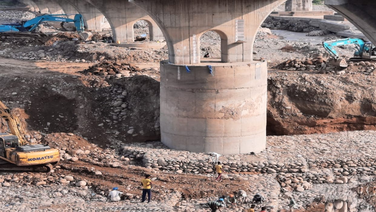 Chakki bridge connecting Punjab with Himachal may open for small vehicles tomorrow