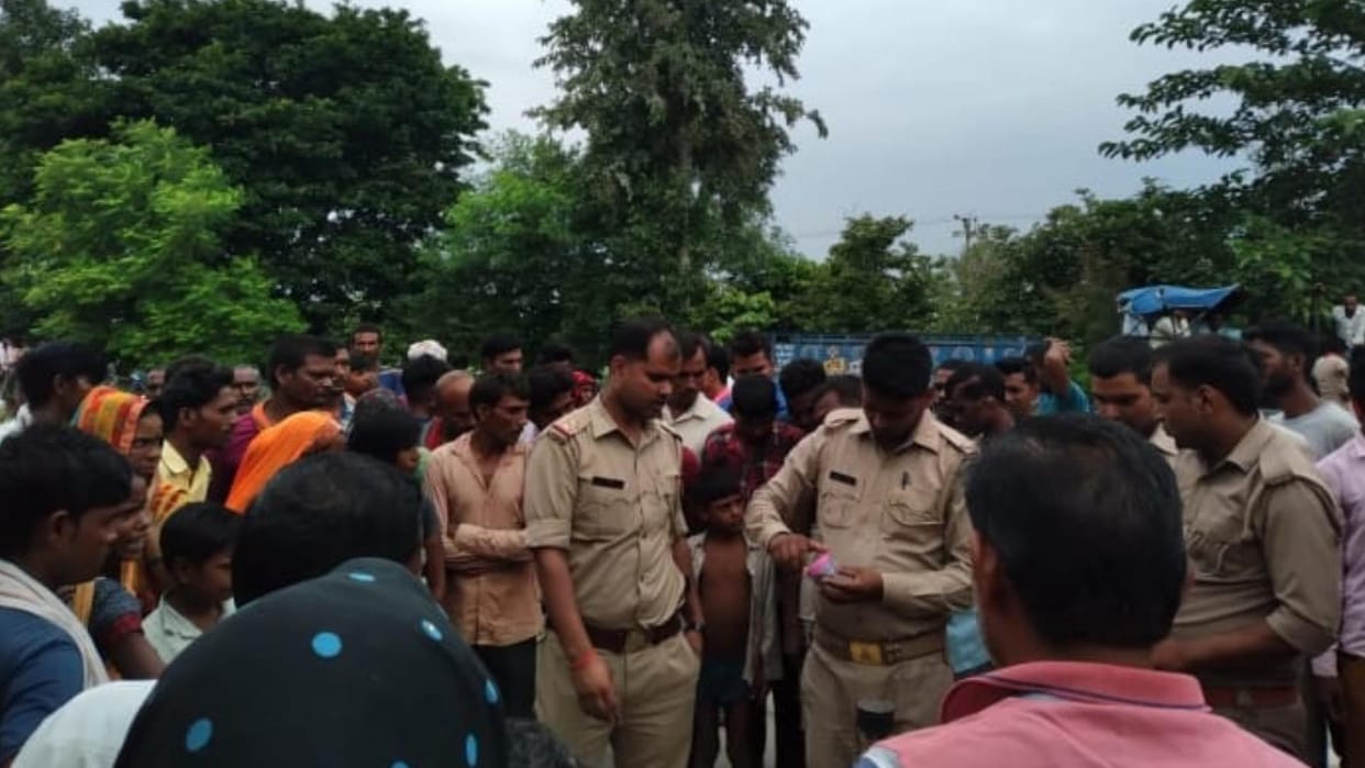 A priest's dead body found in a village of bahraich near highway.