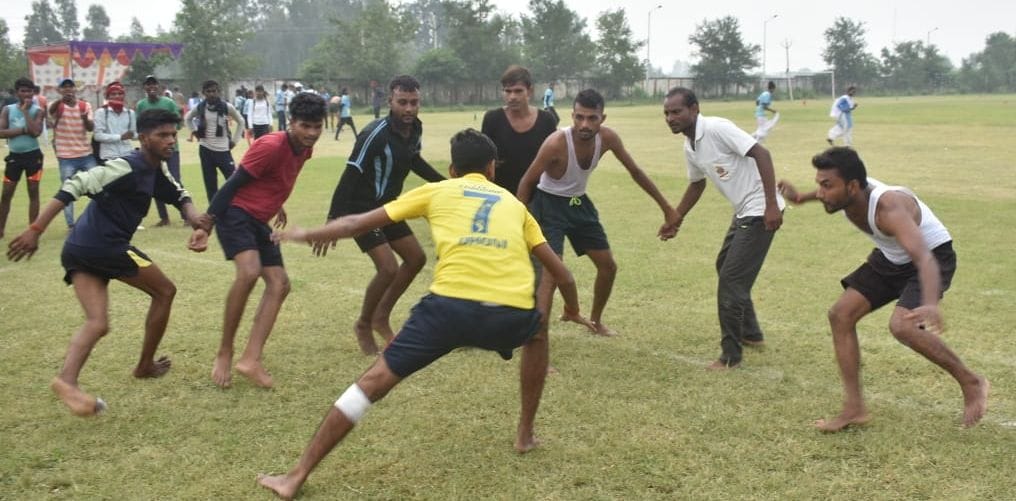Chitrakoot: Ravikant and Sabina top in 100 meters race
