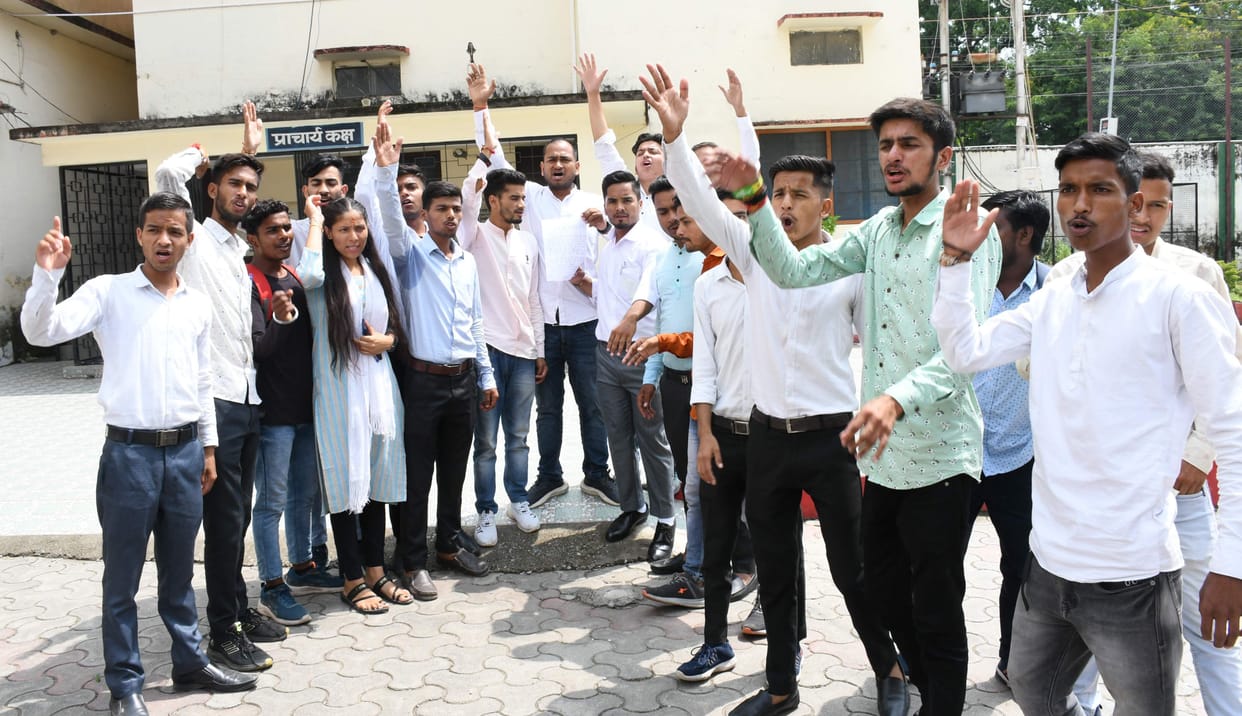 Students angry due to non-declaration of date of student union election