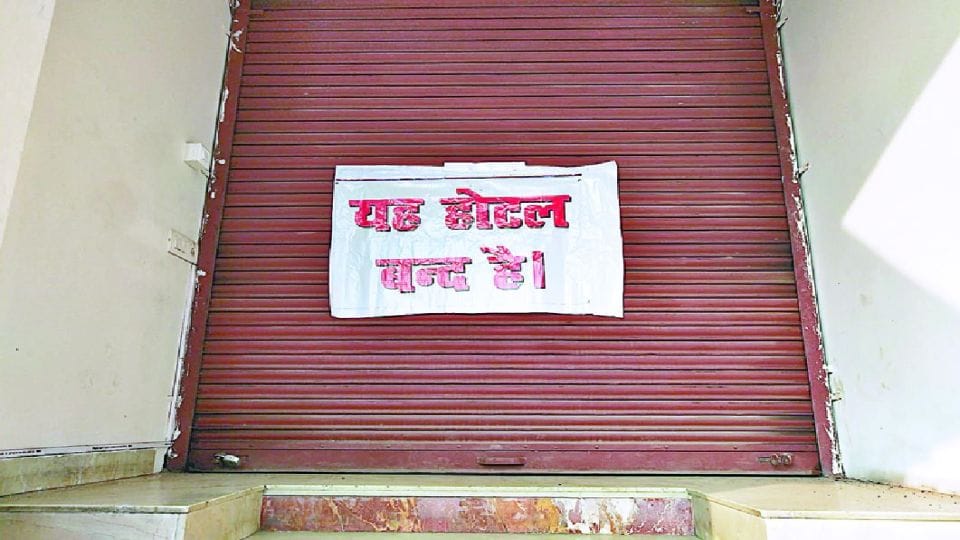 oil mafia manoj goyal hotel sealed in agra after lucknow hotel fire incident