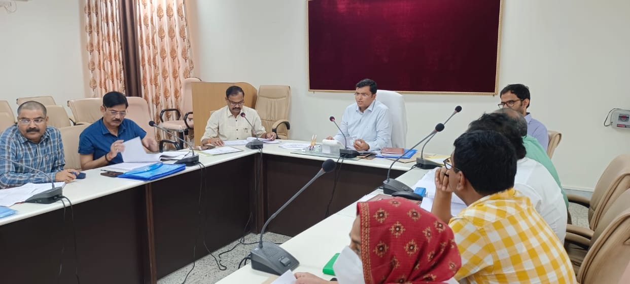 Withheld salary of all Tehsildars in case of issuance of income certificate