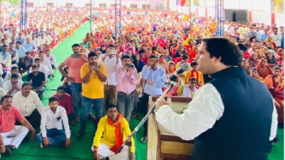 MP Varun Gandhi said in Pilibhit that he helped by going among people during Corona period