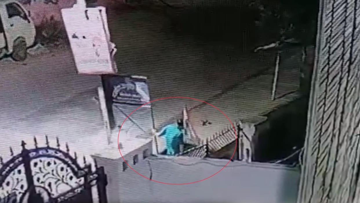 Merchant navy employee died in an accident in gajipur Lucknow.