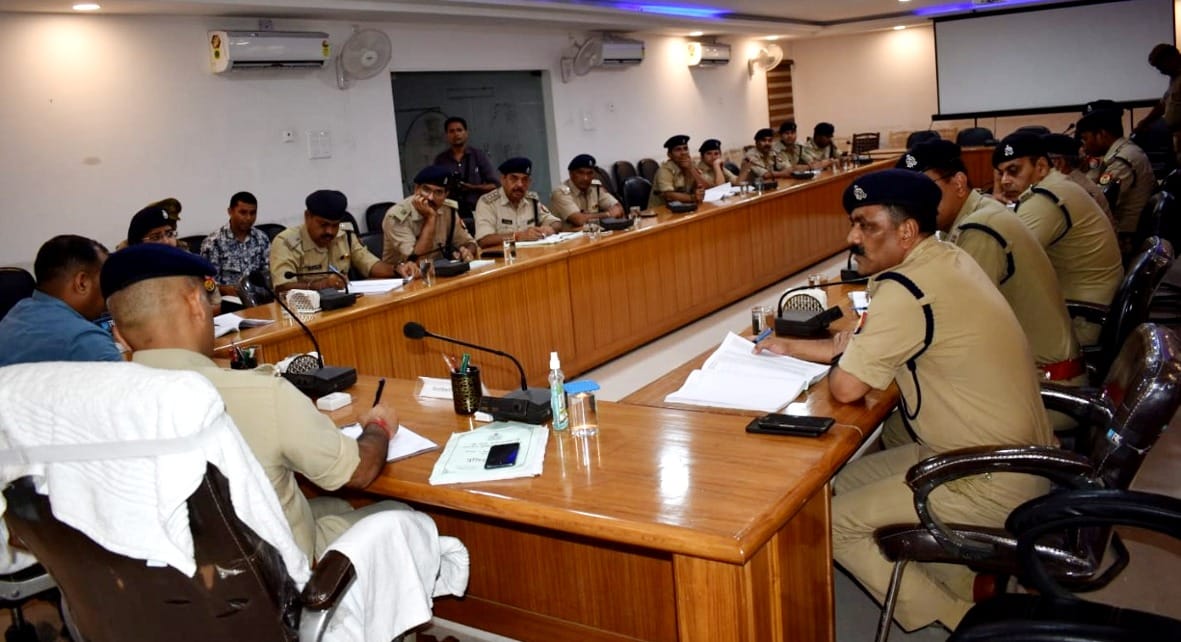 More than one thousand policemen will handle the security system
