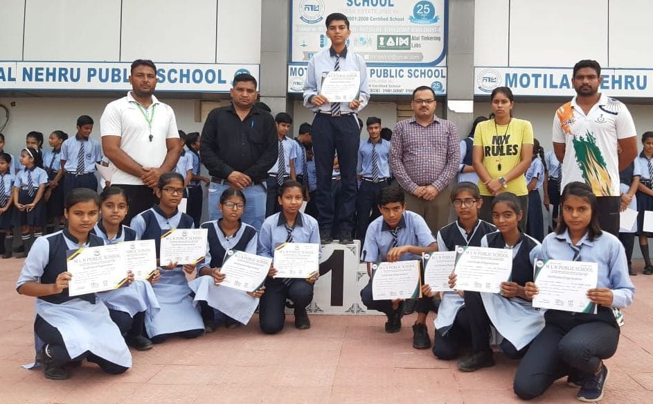 Fantastic performance of players of Motilal Nehru Public School in block level sports competition