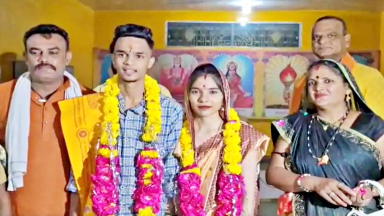 conversion of religion in mandsaur muslim girl adopted hinduism due to love affair