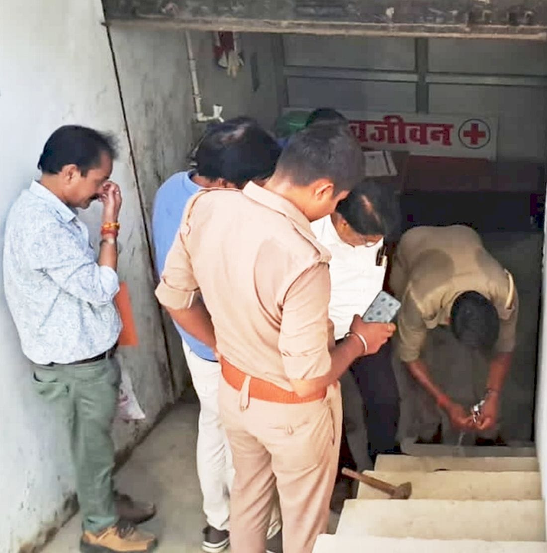 Report filed on the operator of Navjeevan Hospital,The case of giving a child to a person from another community